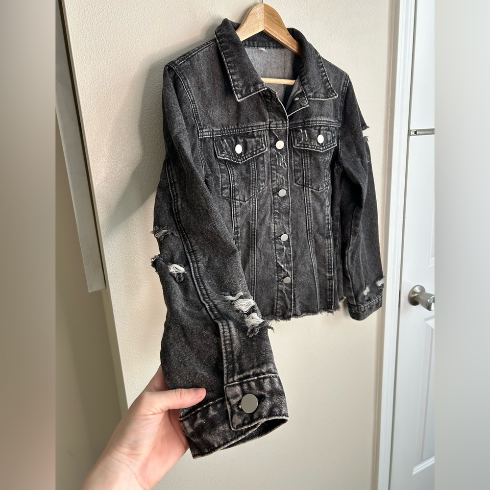 Classic Black Jean Denim Jacket Basic Long Sleeve Button Down Distressed Sz M - Picture 8 of 10